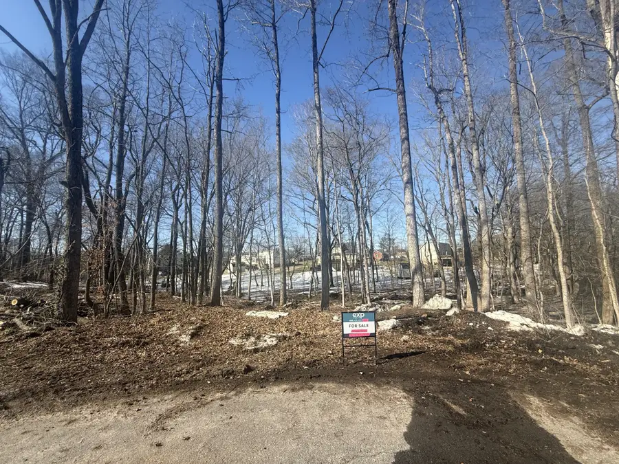 140 Queens Ct, Clarksville, TN 37043 - #2