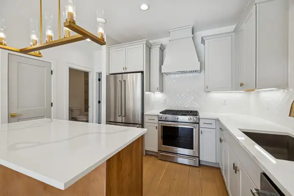 830B Watts Ln, Nashville, TN 37209