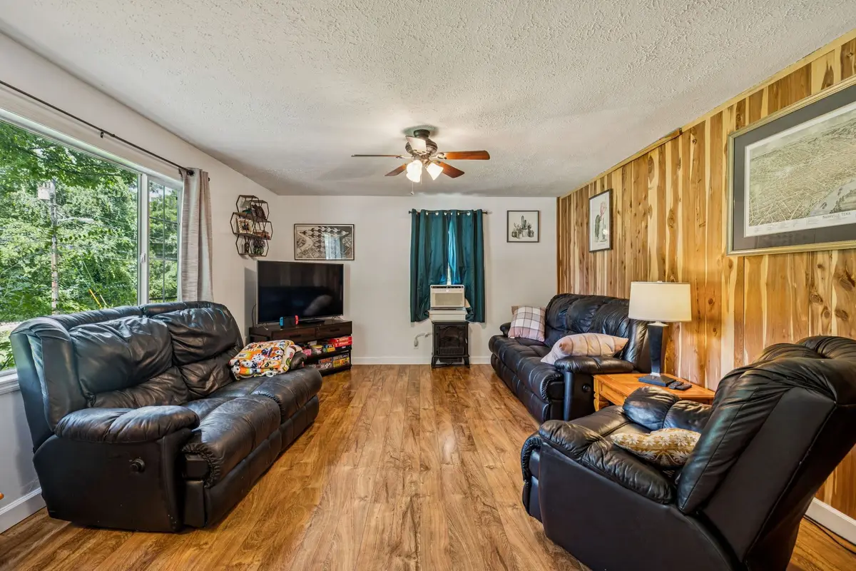 1411 Dry Creek Rd, Ashland City, TN 37015 - #1