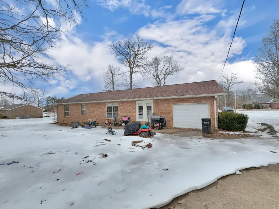 516 Callahan Dr, New Johnsonville, TN 37134 - #2