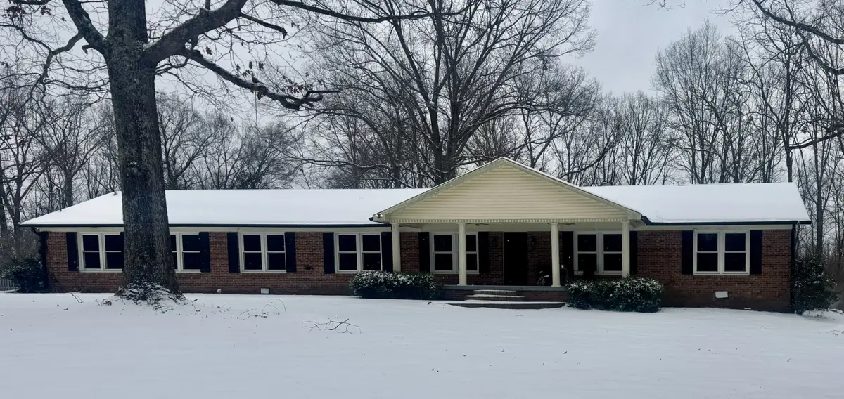 607 Oak Shadow Dr, New Johnsonville, TN 37134 - #1