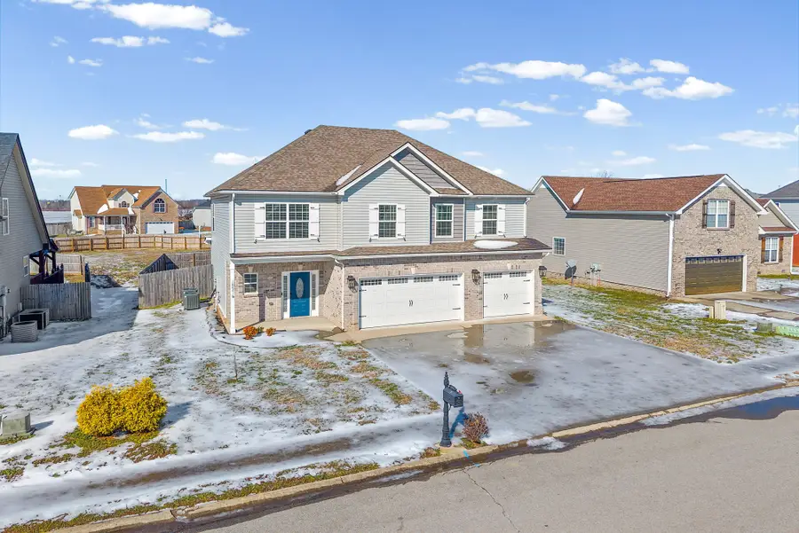 1004 Chardea Dr, Clarksville, TN 37040 - Image #2