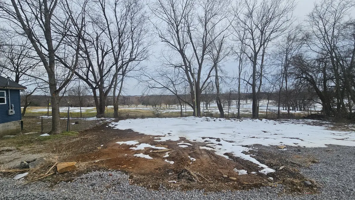 2121 Butler Rd, Hopkinsville, KY 42240 - #1