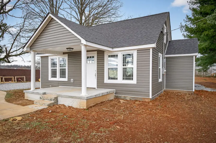 526 Roosevelt Dr, Sparta, TN 38583 - #2