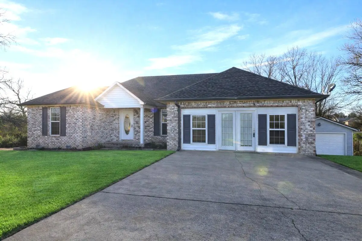 101 Hedgewood Dr, Lexington, TN 38351 - #1