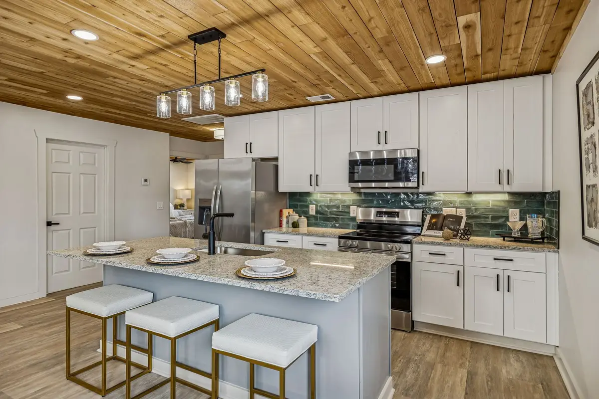 430 4th St, Lawrenceburg, TN 38464 - #1