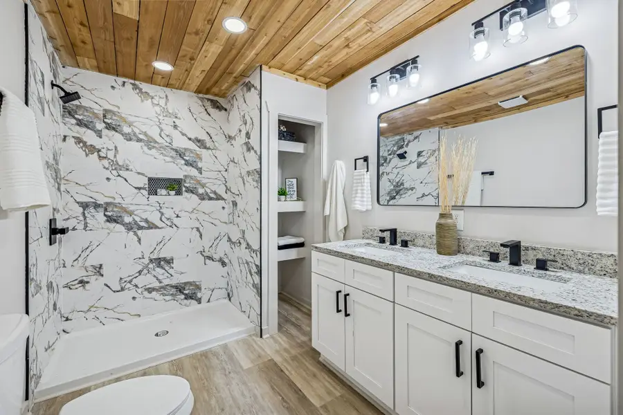 430 4th St, Lawrenceburg, TN 38464 - #2