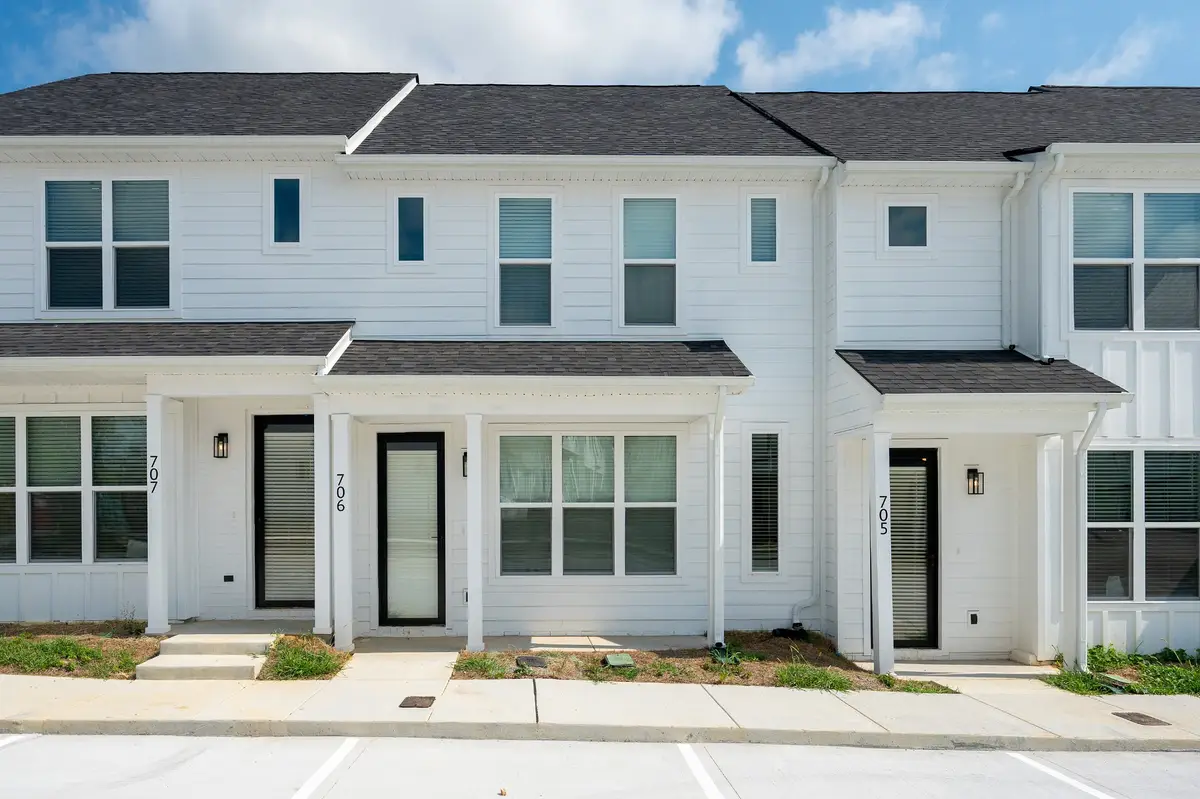 706 Laura Ward Pl, Lebanon, TN 37087 - Image #1