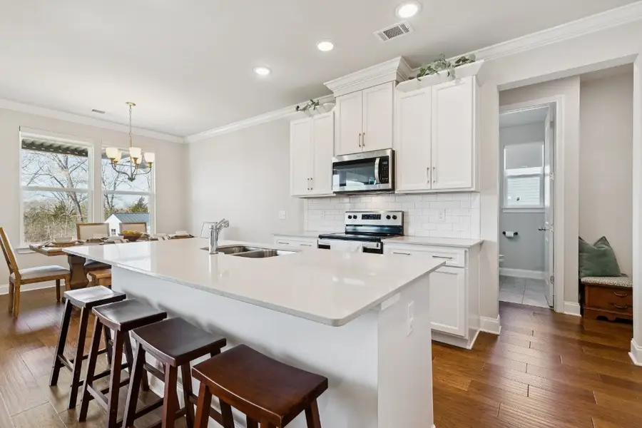 536 Oakvale Ln, Mount Juliet, TN 37122 - #2