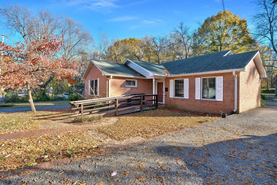 311 Edgewood St, Paris, TN 38242 - #3