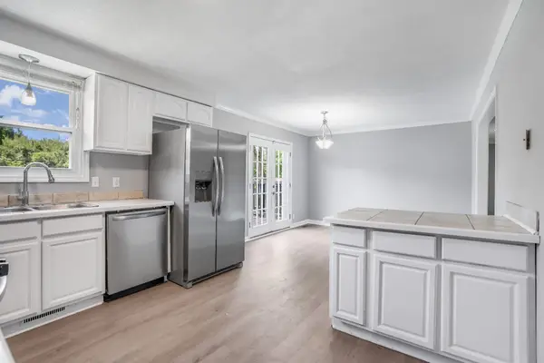 102 Winston Ct, Clarksville, TN 37042