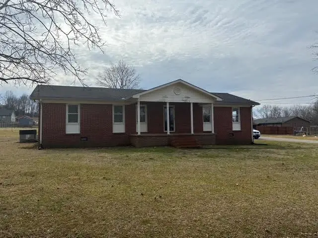 135 Beechwood Ave, Cornersville, TN 37047 - #2