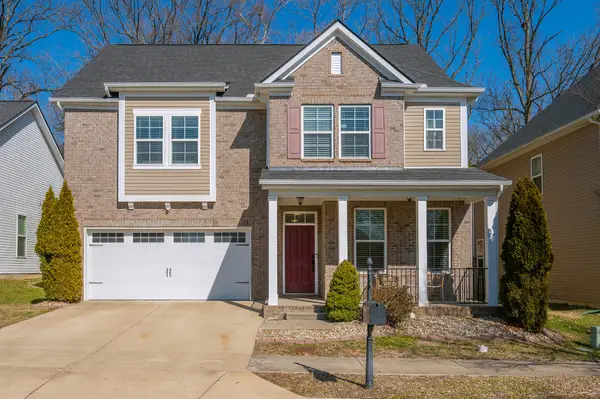 1941 Stonewater Dr, Hermitage, TN 37076