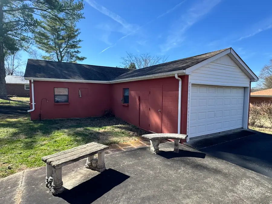 205 Mary Sharp Dr, Decherd, TN 37324 - #2