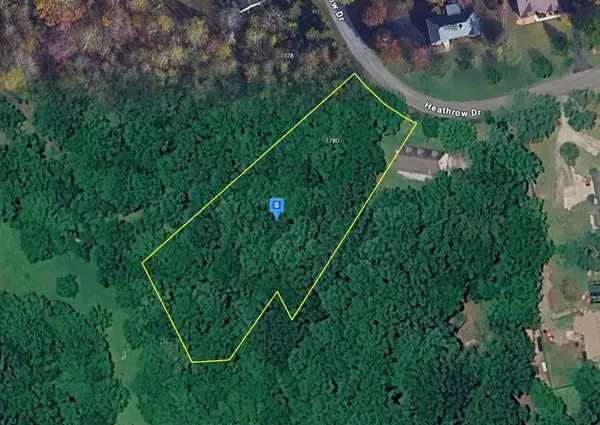 1780 Heathrow Dr, Cookeville, TN 38506