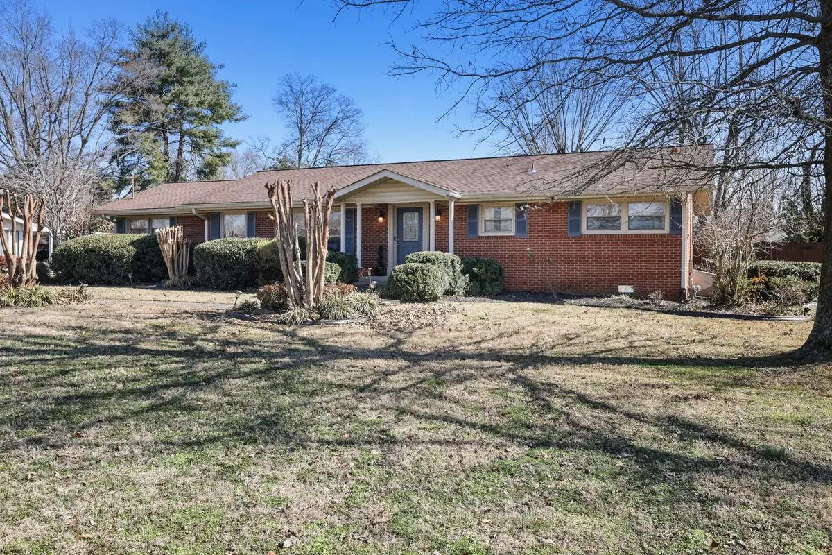 1119 Walton Dr, Murfreesboro, TN 37130 - #1