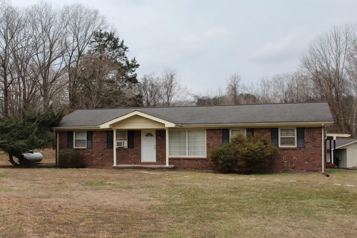 208 Pulley St, Erin, TN 37061 - #1