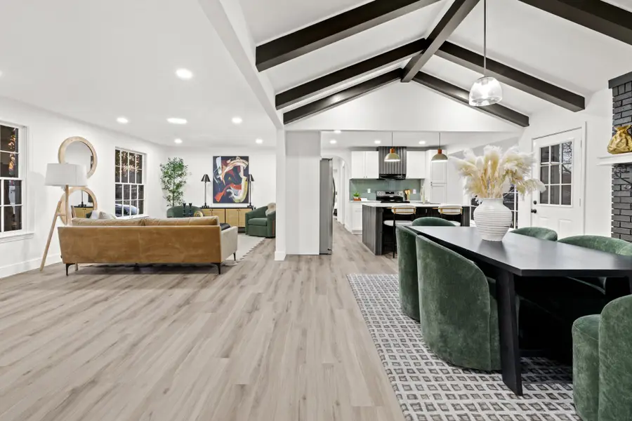 102 Cloverdale Ct, Hendersonville, TN 37075 - #2