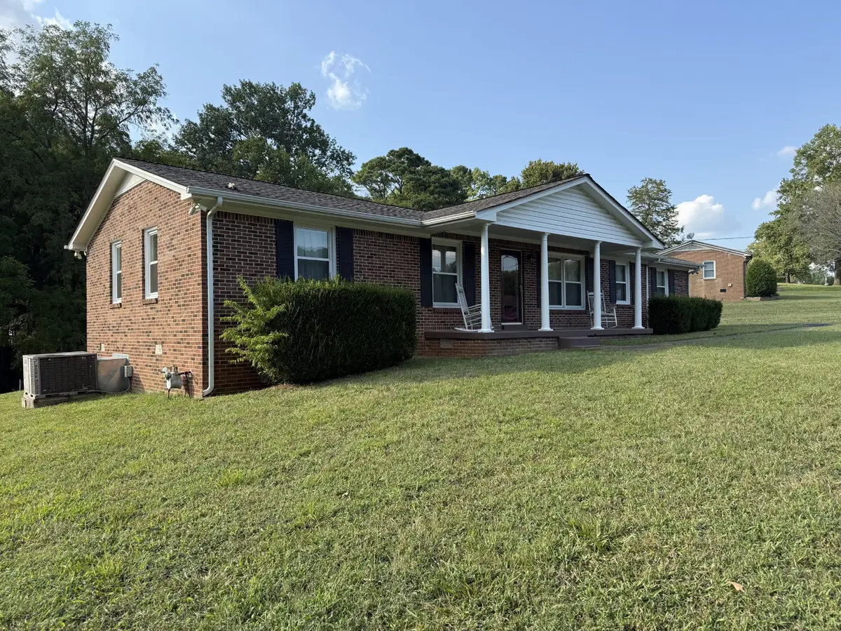 605 Crestland Dr, Columbia, TN 38401 - #1