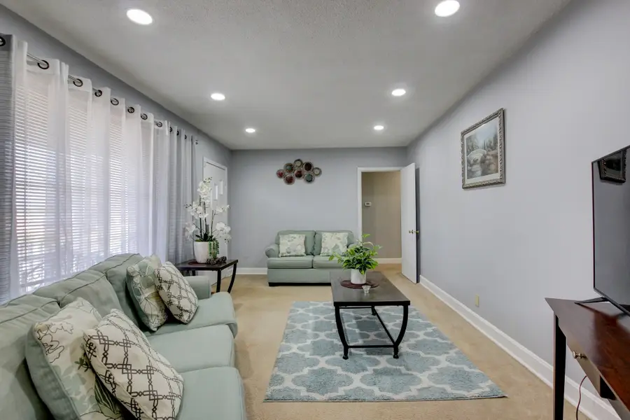 9 W Bel Air Blvd, Clarksville, TN 37042 - #3