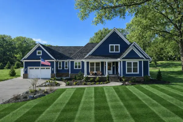 200 Hickory Hill Dr, Cottontown, TN 37048