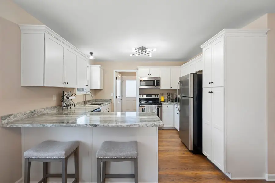 402 S Mulberry St, Dickson, TN 37055 - #3