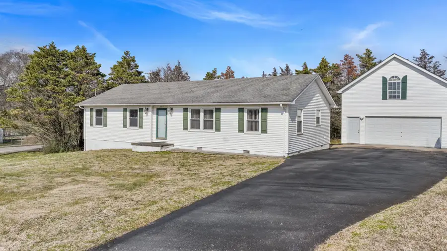 201 Stardust Dr, Shelbyville, TN 37160 - #2