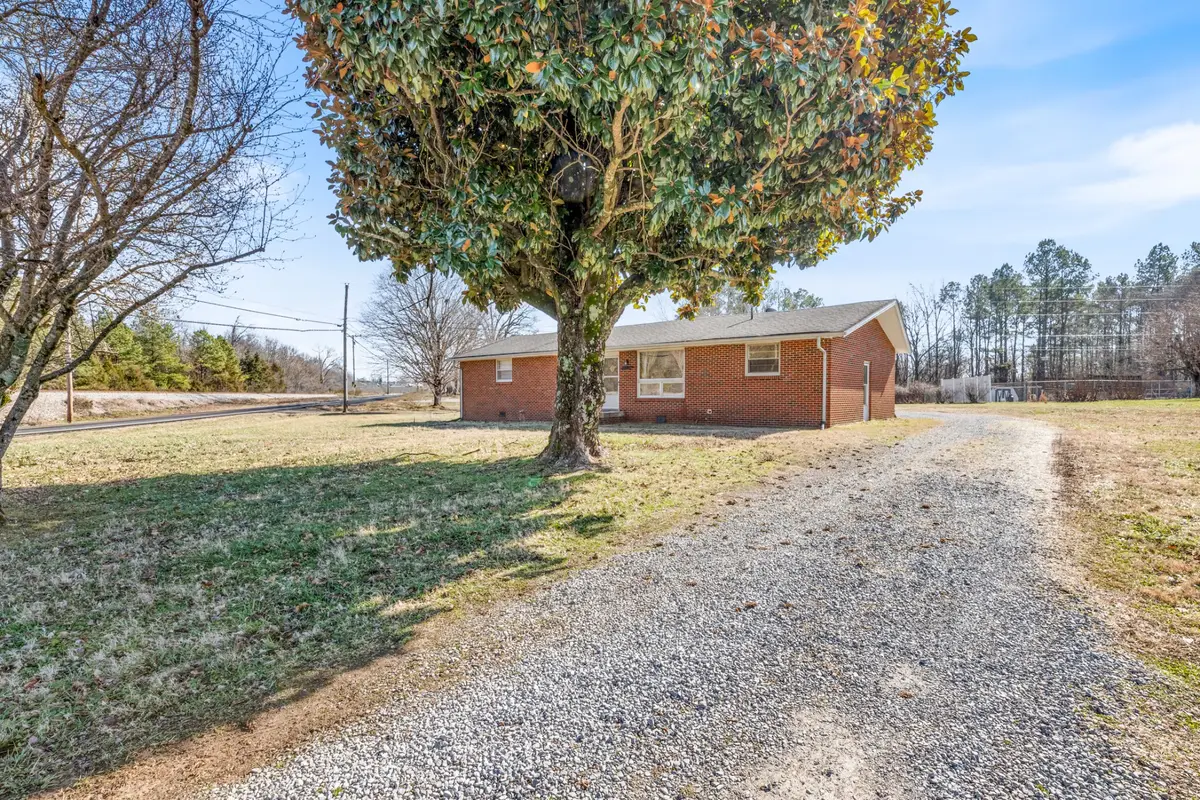 1156 Chestnut Dr, Burns, TN 37029 - #1