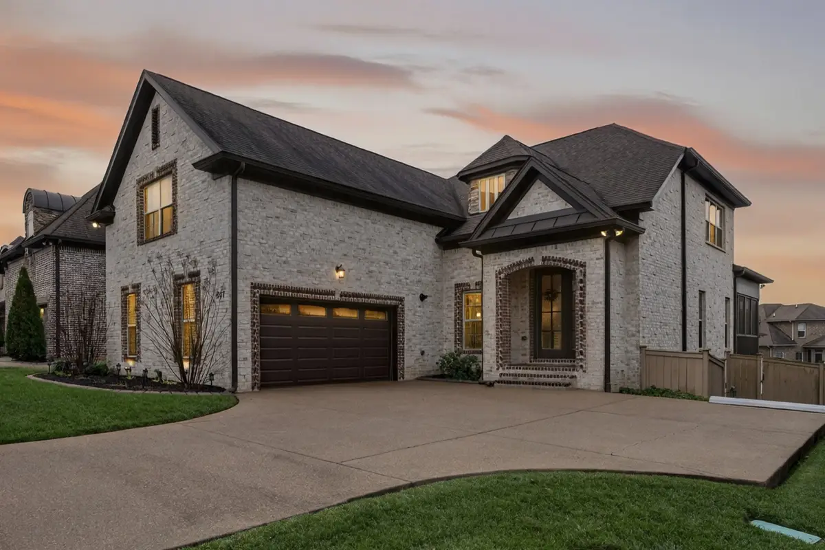 607 Southshore Pt, Mount Juliet, TN 37122 - #1