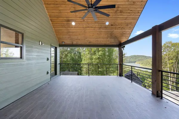 2405 Shoreside Dr, Smithville, TN 37166