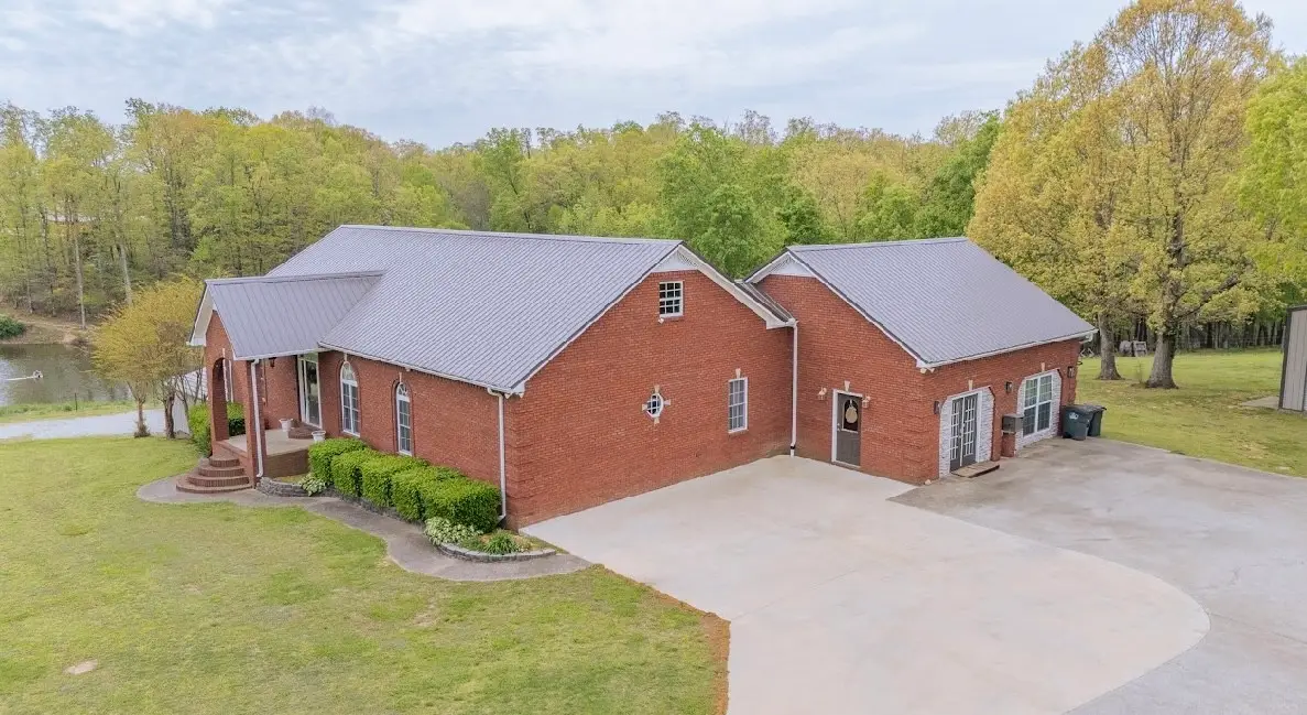 430 N Trojan Blvd, Collinwood, TN 38450 - #1