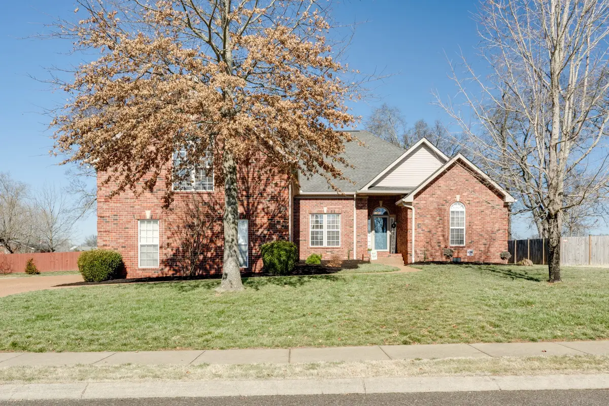 1038 Notting Hill Dr, Gallatin, TN 37066 - #1