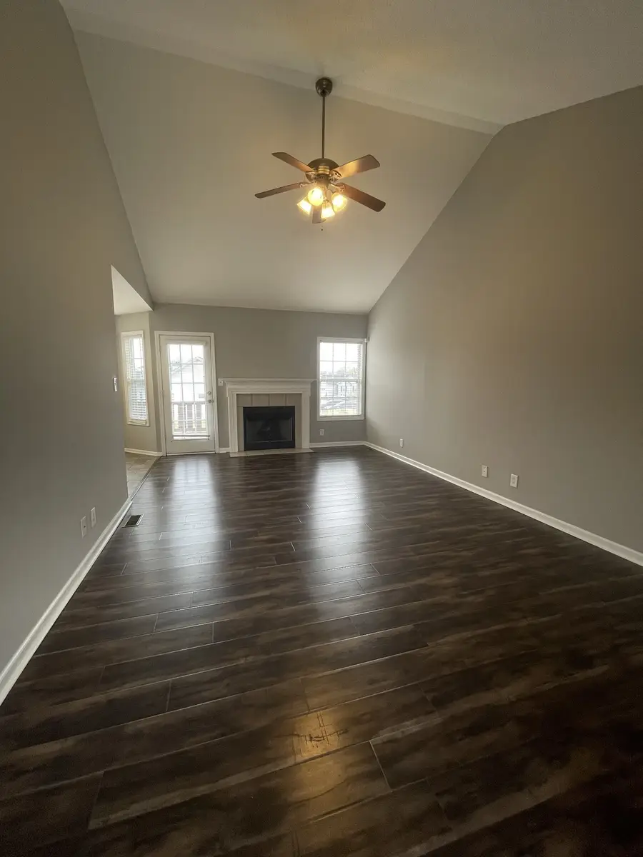 399 Paris Dr, Clarksville, TN 37042 - #2