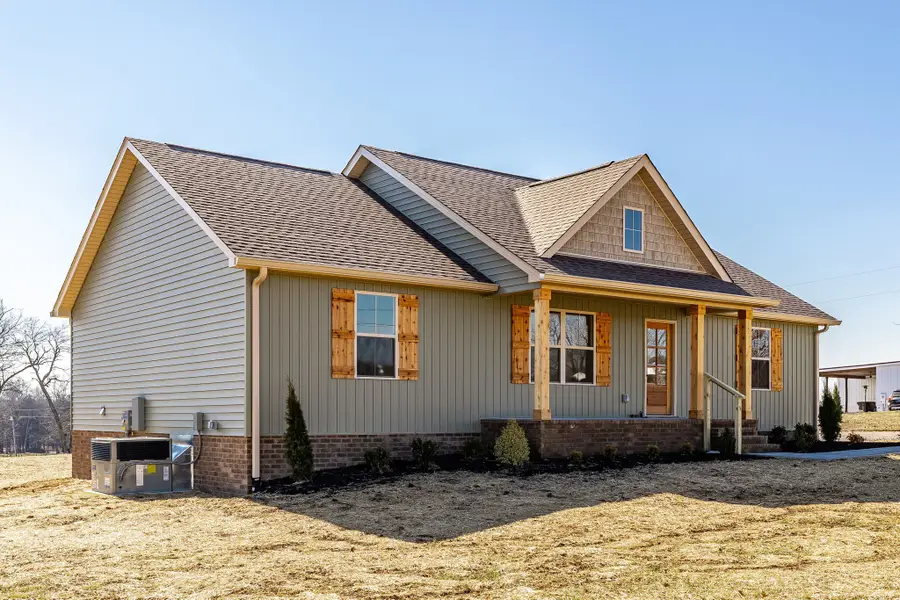 676 Chipman Rd, Bethpage, TN 37022 - #2