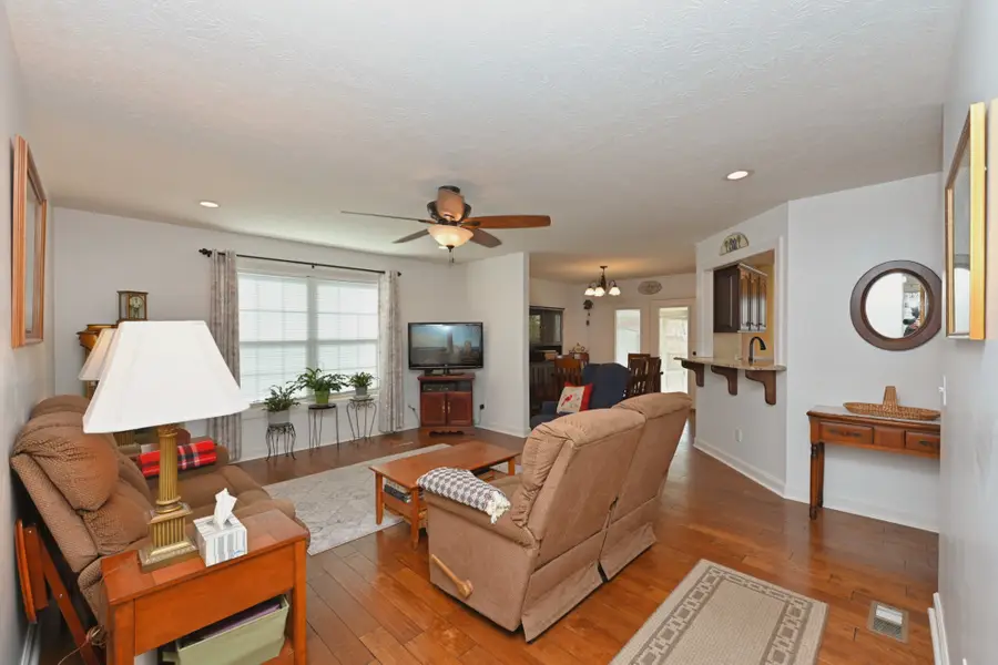 1005 Candace St, Gallatin, TN 37066 - #3