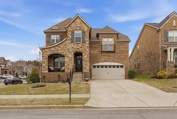 688 Fall Creek Cir, Goodlettsville, TN 37072