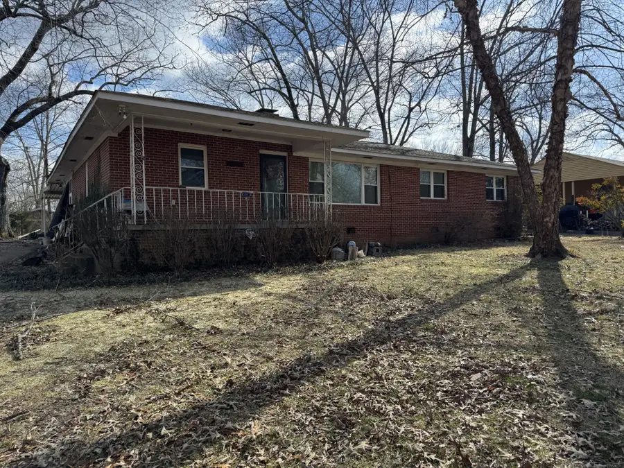 201 Fleming St, Tullahoma, TN 37388 - #2