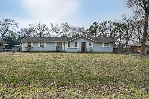 722 Robert Burns Dr, Nashville, TN 37217