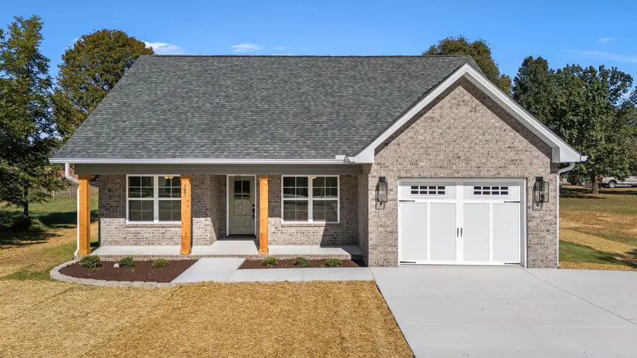 107 Grundy St, McMinnville, TN 37110 - #2