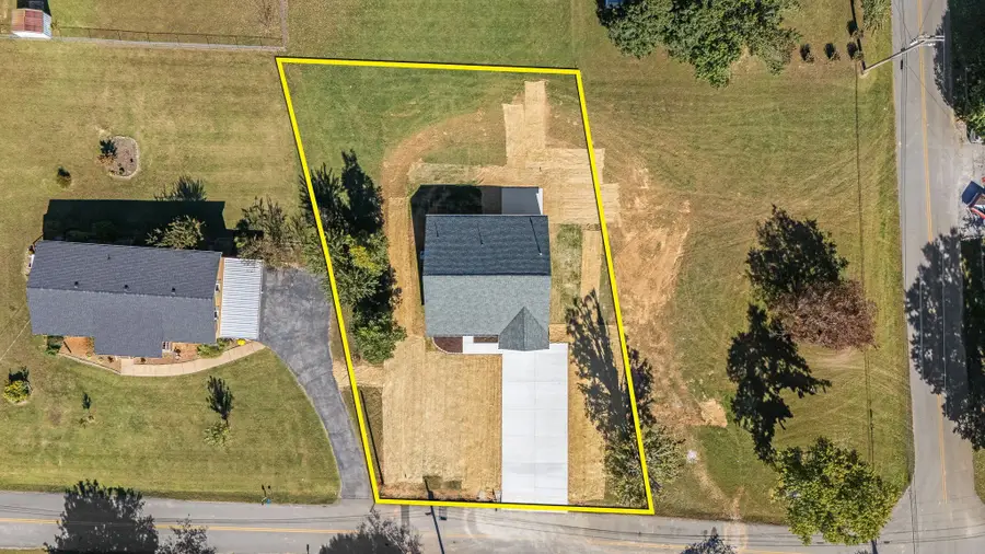 107 Grundy St, McMinnville, TN 37110 - #3