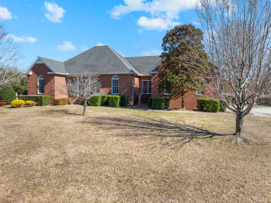 225 Crimson Dr, Winchester, TN 37398 - #3