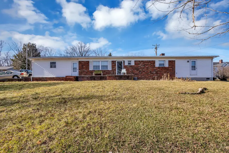 1900 N Hill Dr, Tazewell, TN 37879 - #2