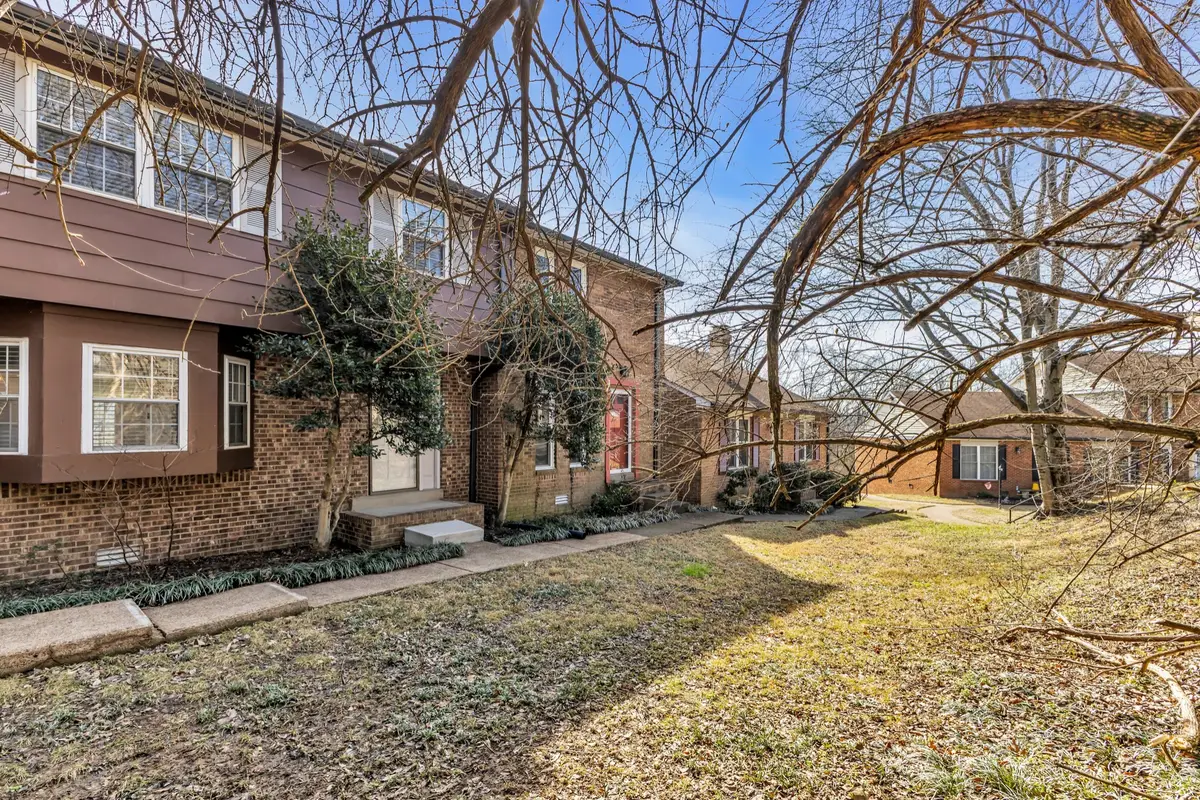 353 Huntington Ridge Dr, Nashville, TN 37211 - #1