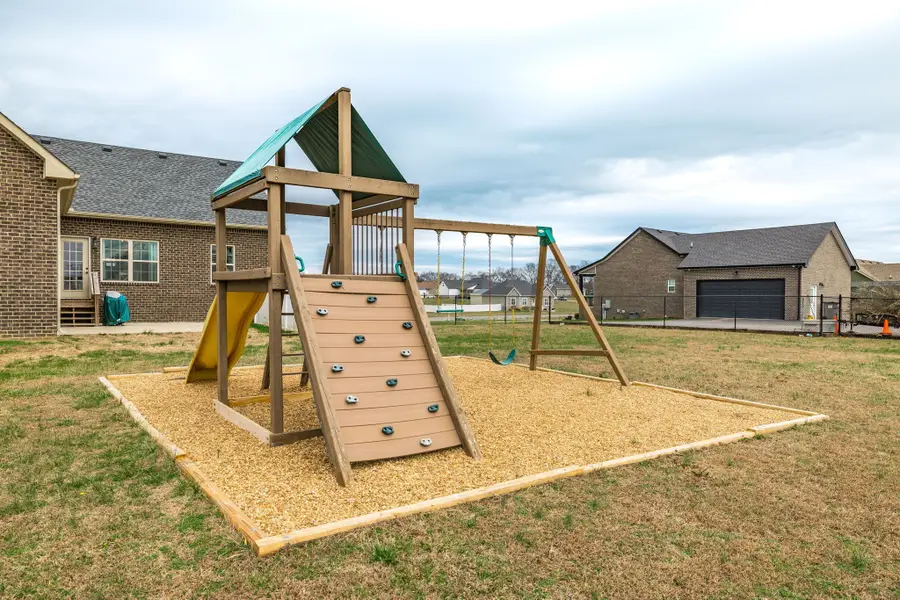 202 Hollow Tree Cir, Castalian Springs, TN 37031 - #2