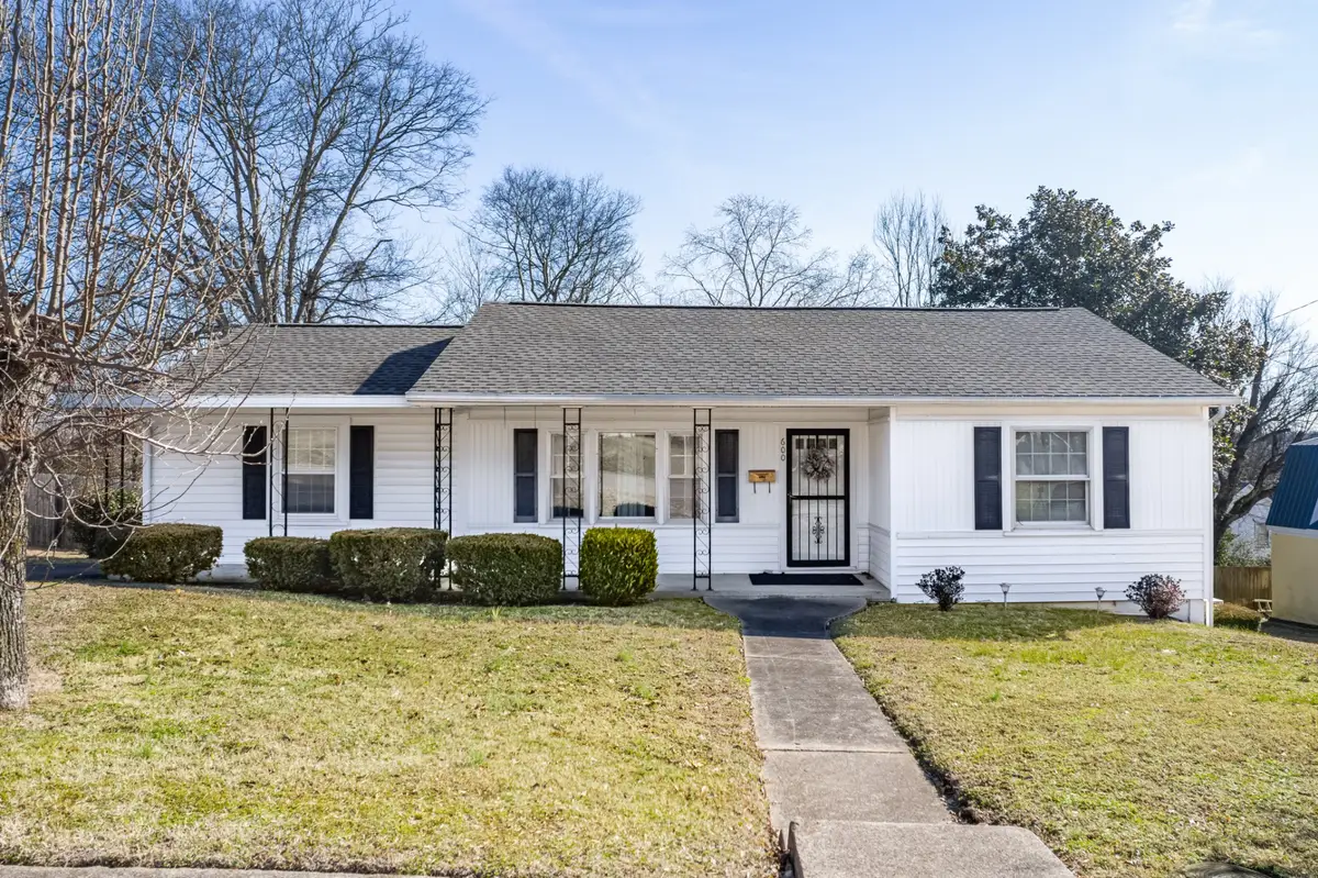 600 Fleming St, Columbia, TN 38401 - #1