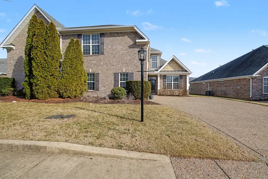 1124 Chickadee Cir, Hermitage, TN 37076 - #2