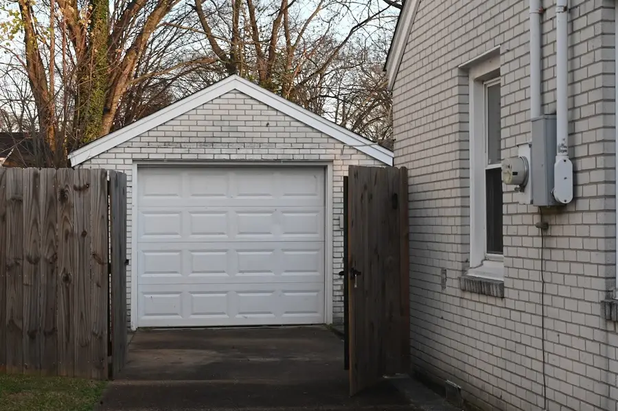 621 N 9th St, Nashville, TN 37206 - #2