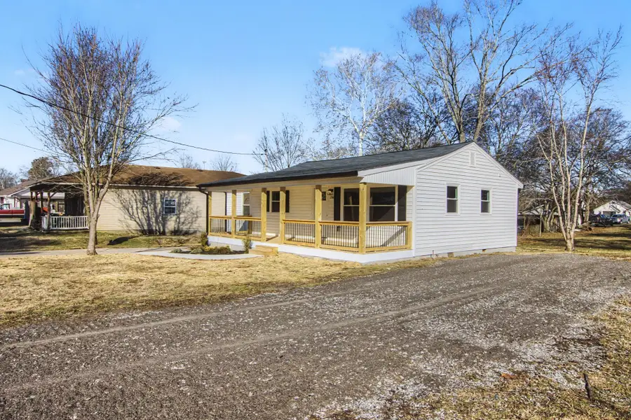 206 Moreland Ave, Shelbyville, TN 37160 - #2