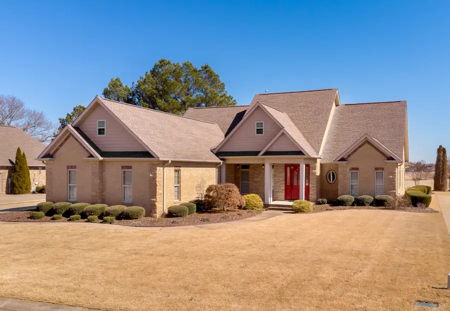 258 Plantation Springs Dr, Florence, AL 35630 - #2