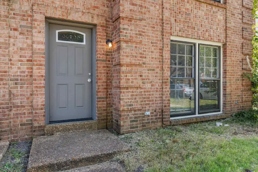 6289 Kirby Downs Dr, Memphis, TN 38115 - #2